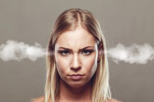 美容クリニックでの人間関係に関するトラブルを解決する方法は？
