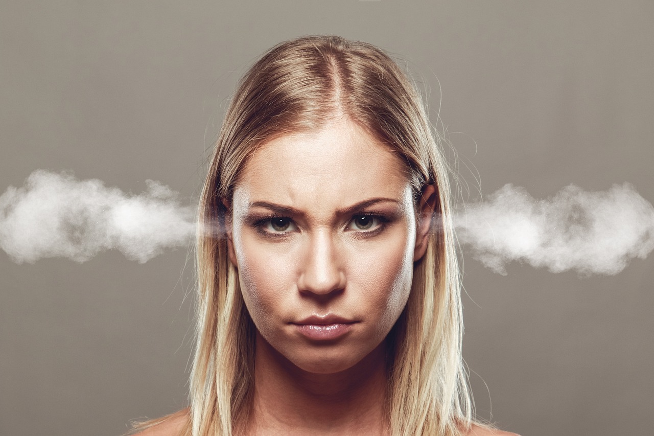 美容クリニックでの人間関係に関するトラブルを解決する方法は？